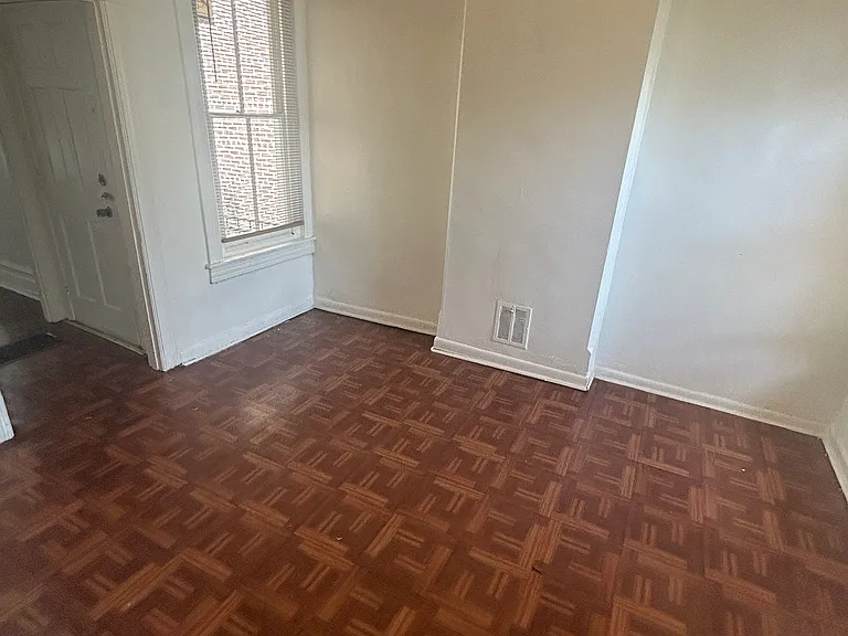 454 W Turner St — Photo 5
