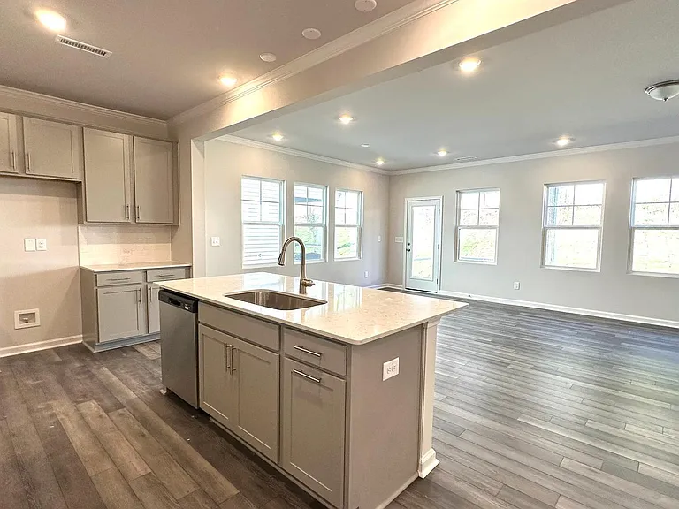 2233 Cape May Ln — Photo 9