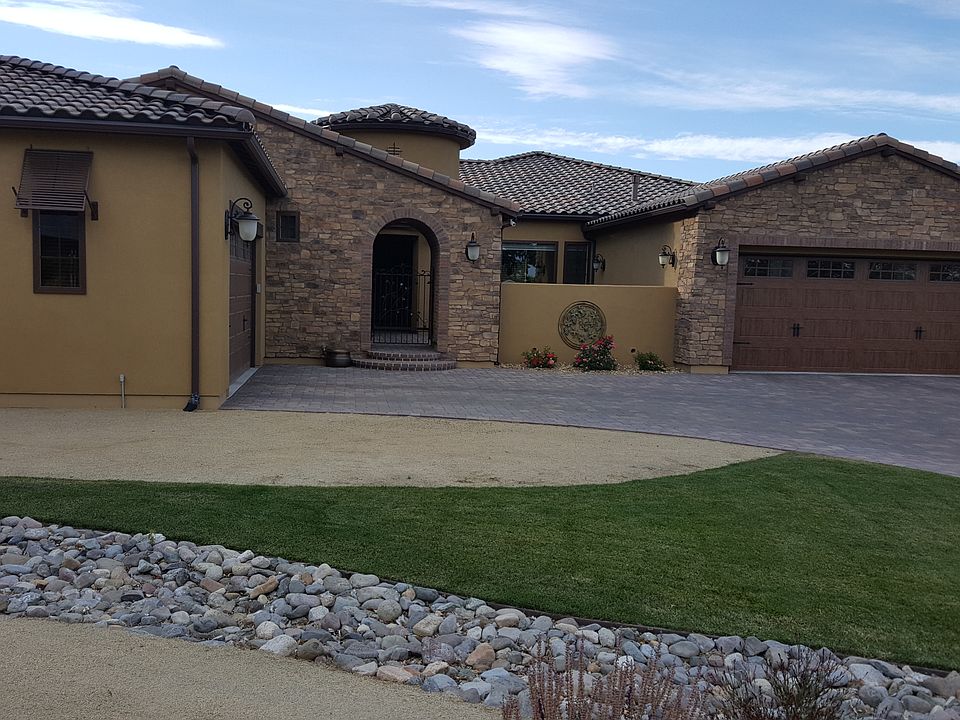 2nd image of 1945 Manzanita Ln