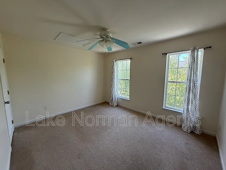 15622 Troubadour Ln — Photo 26