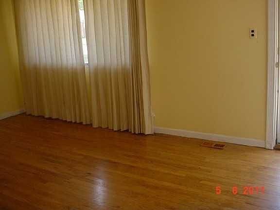 3rd image of 39624 Cather St