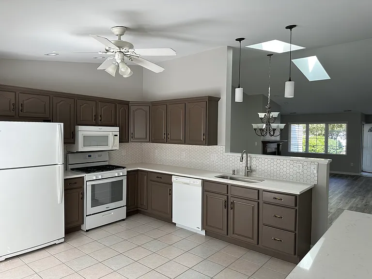 1627 Evergreen Ave — Photo 10