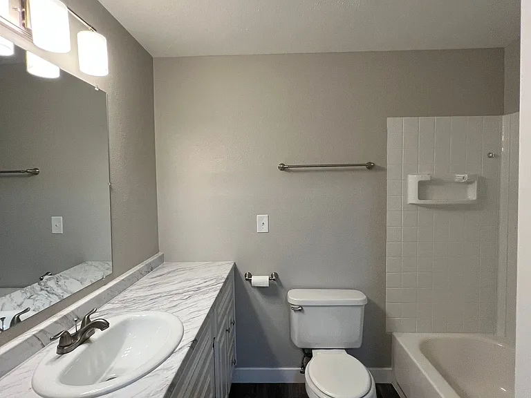 4116 Market St NE — Photo 23