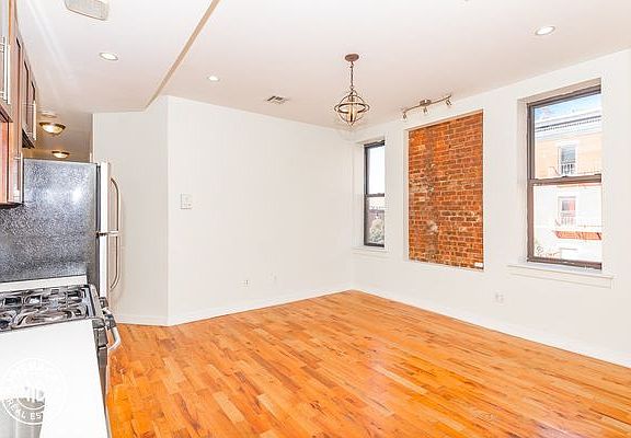 3rd image of 591 Franklin Ave #9A
