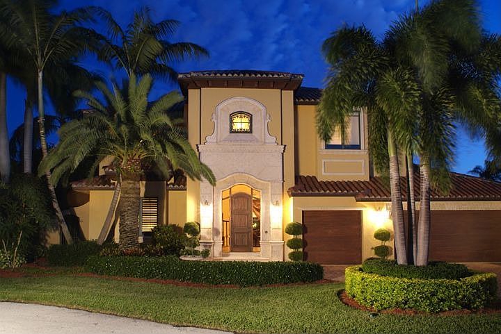 Can You Say Curb Appeal- 1 Lot off the Intracoastal Waterway