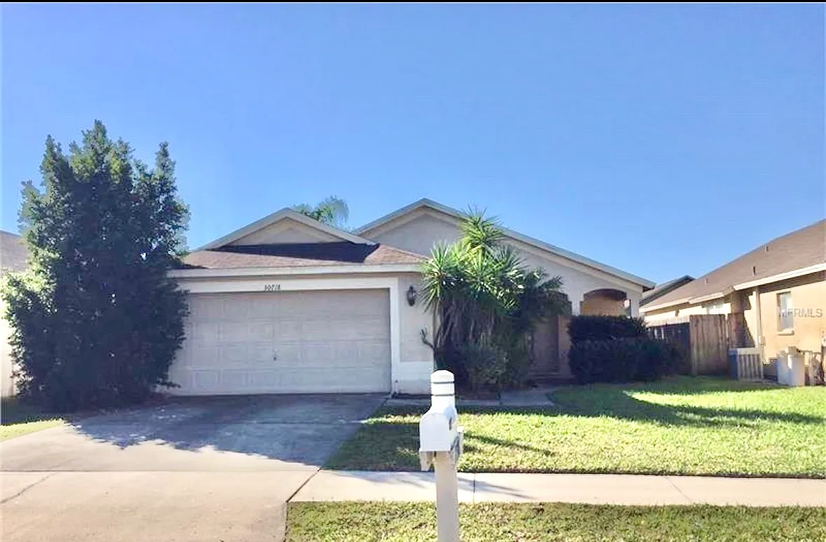 3 bed, 1412 sqft, $2,395 — Photo 1