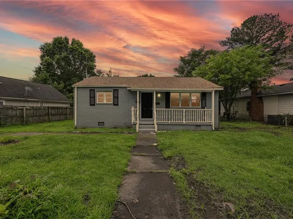 2214 Berkley Ave, Chesapeake, VA 23324