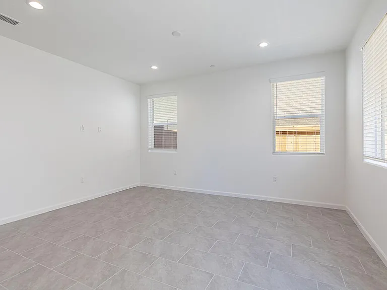 697 Philip Way — Photo 15