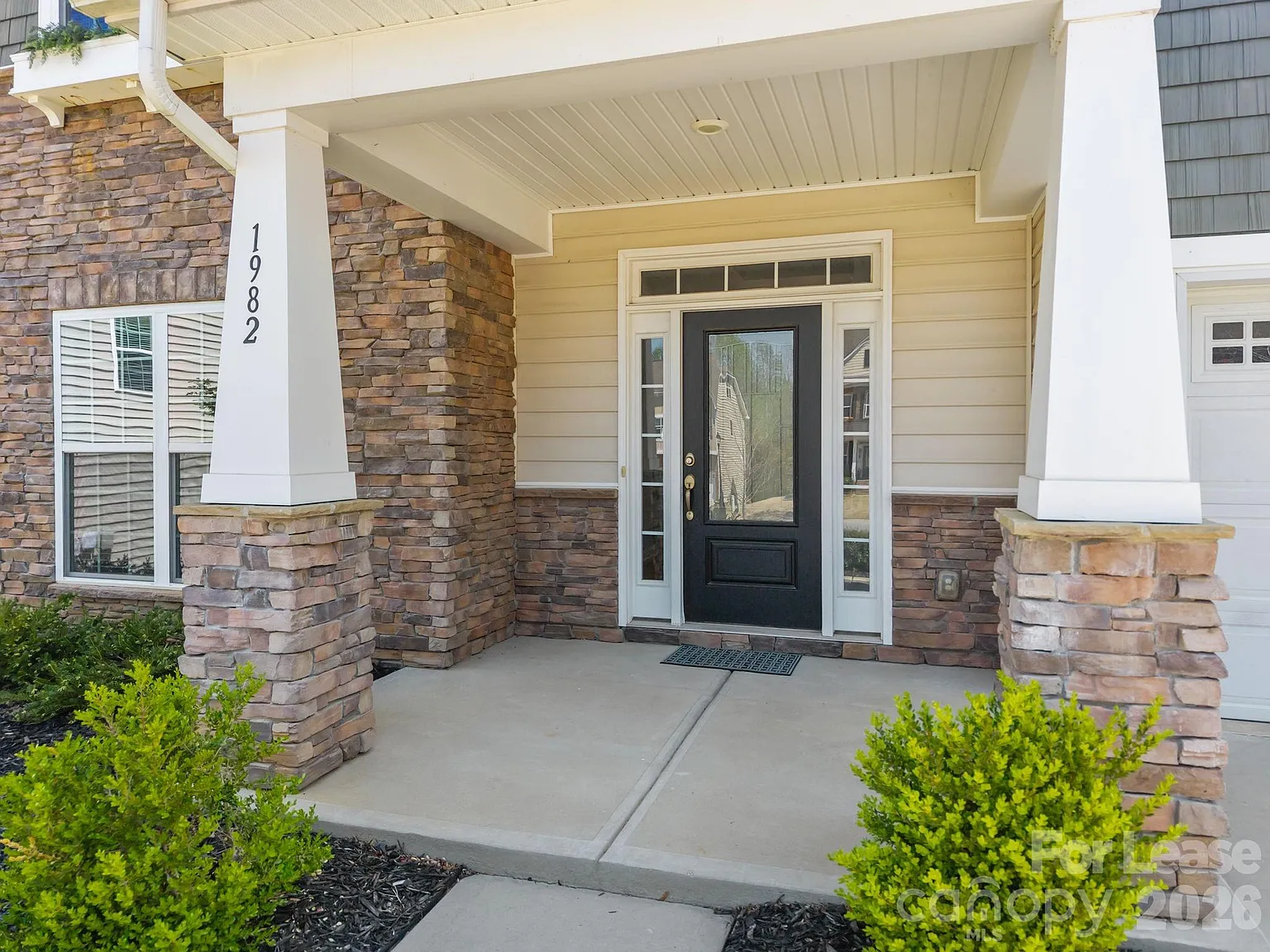 5 bed, 4.5 bath, 3621 sqft, $3,300 — Photo 4
