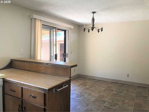 4th image of 3111 NE 51st St
