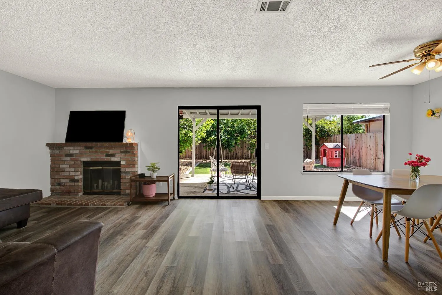 4 bed, 1560 sqft, $3,450 — Photo 3