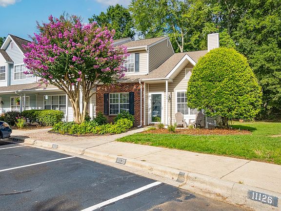 3rd image of 11130 Whitlock Crossing Ct
