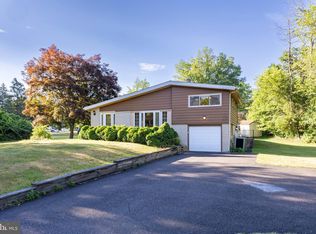 1536 Clearview Ave, Blue Bell, PA 19422