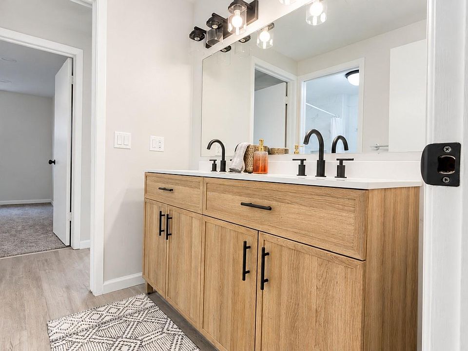 24768 Olde Orchard St, photo 14