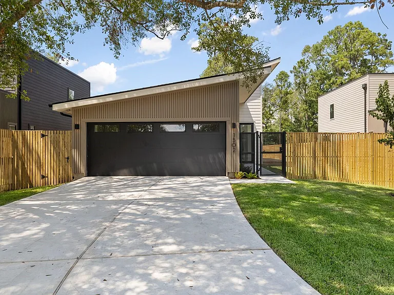 1502 Primrose St — Photo 3