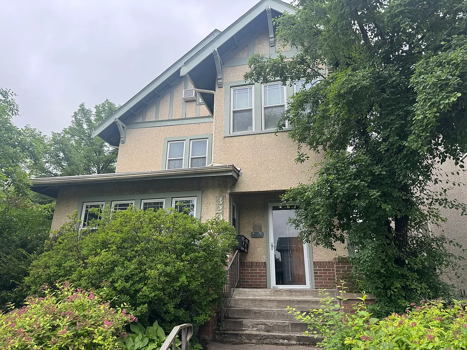 3201 Pillsbury Ave