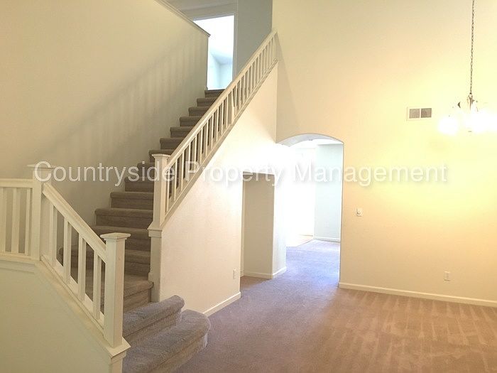 1st image of 771 Tulare Dr