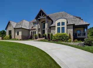 5421 S Castlebay Dr, Springfield, MO 65809