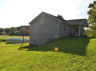 18705 S Creek Rd, Jerseyville, IL