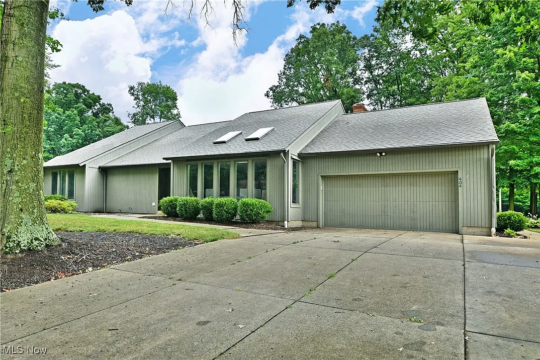 404 Cherry Hill Ln photo 1