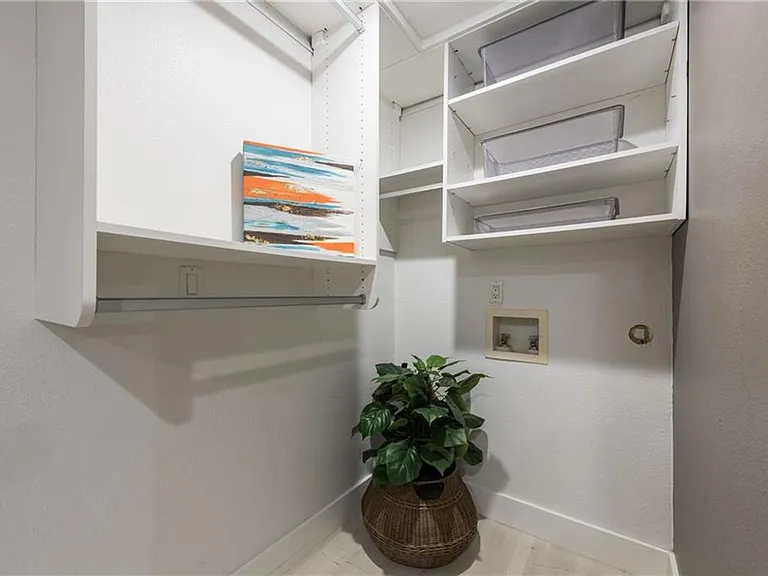 1212 Castle Hill St #7 — Photo 25