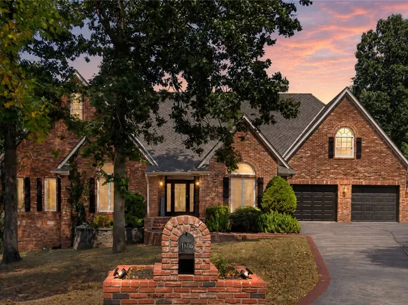 1806 S Prestwick Pl, Rogers, AR 72758