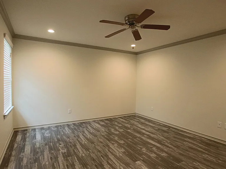 5912 Villa Rosa Way — Photo 10
