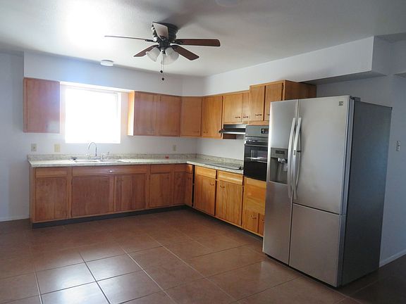 5th image of 2225 Thomas Dr