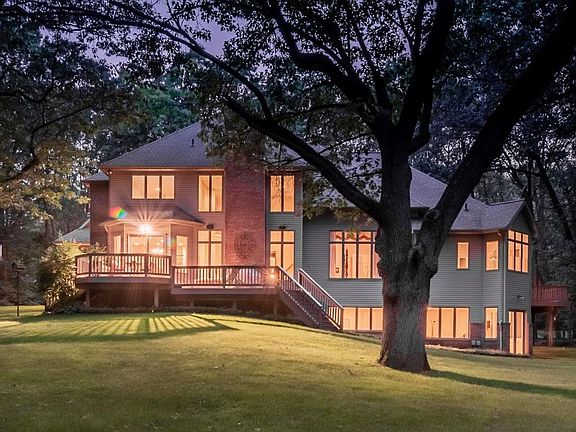 5th image of 8458 Cedar Hills Dr