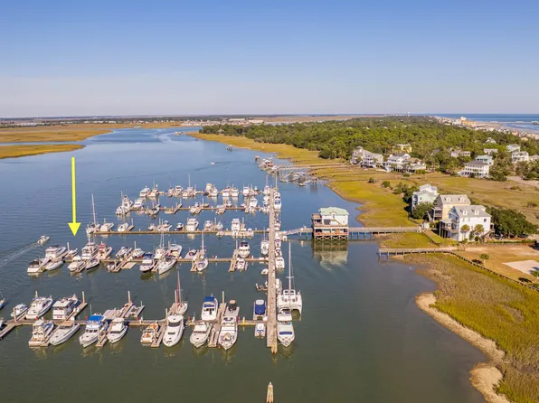 67 10th St W #B-16, Folly Beach, SC 29439