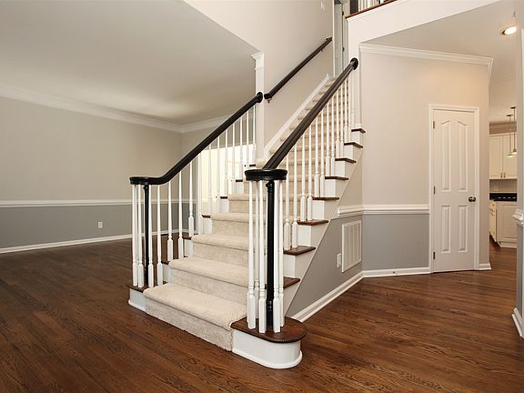 5th image of 4711 Heatherton Pl