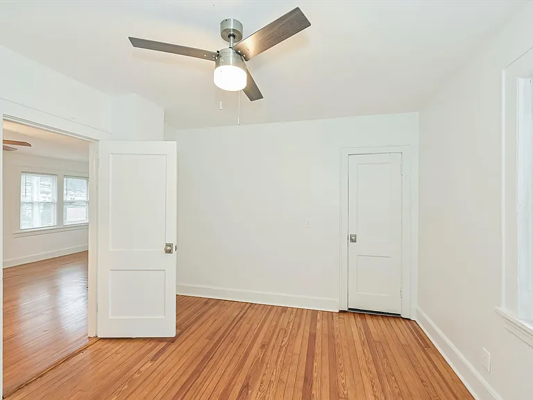 230 W Madison Ave #2 — Photo 10