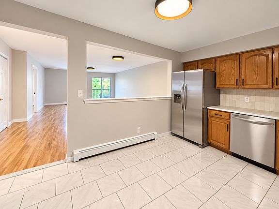3rd image of 164 Bay Ridge Pkwy APT 3