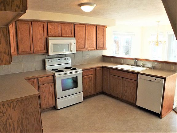 3rd image of 11021 E Upriver Dr