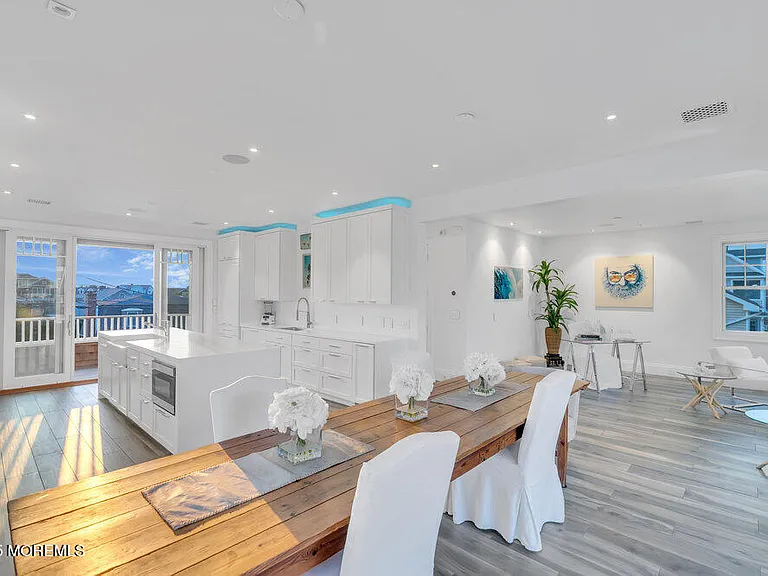 985 Ocean Ave — Photo 106
