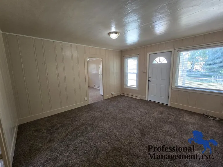 312 Wyoming Ave — Photo 2