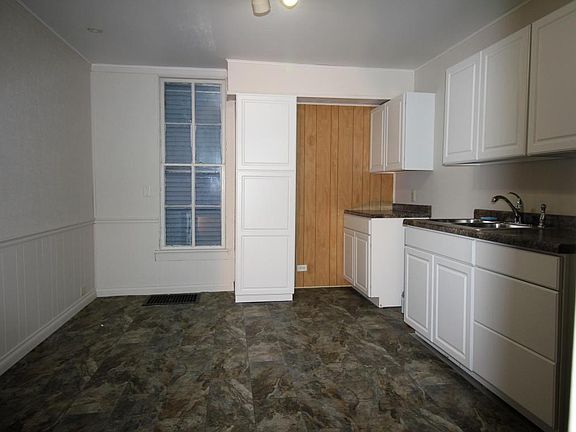 3rd image of 222 N Warren Ave