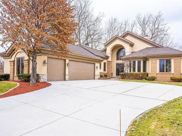 20 Prestwick Ct, Dearborn, MI 48120