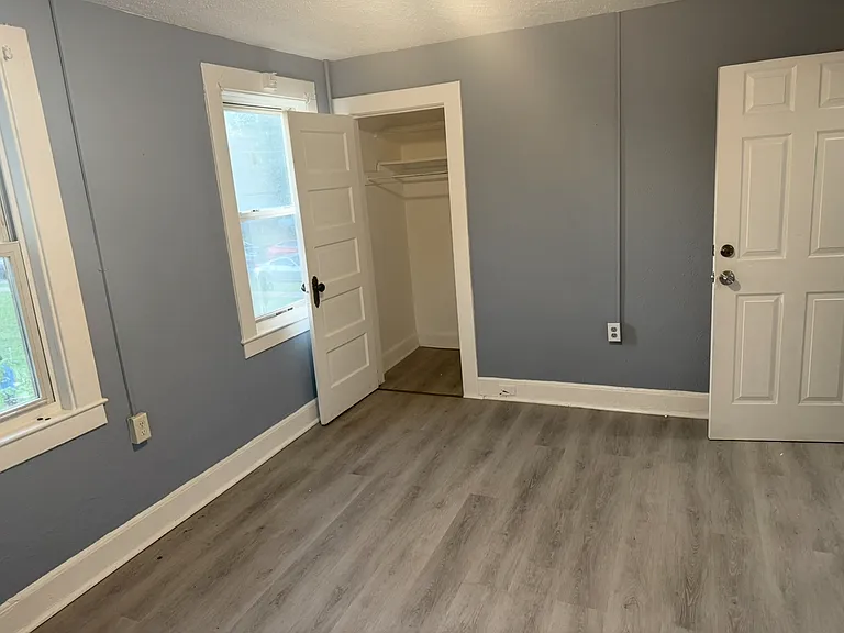 4 Langley Pl #4 — Photo 15