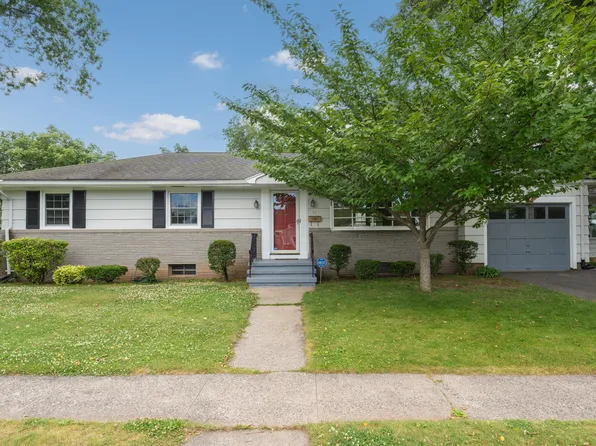31 Dessa Drive, Hamden, CT 06517