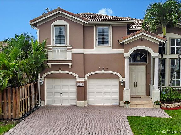 3rd image of 11230 NW 48th Ter