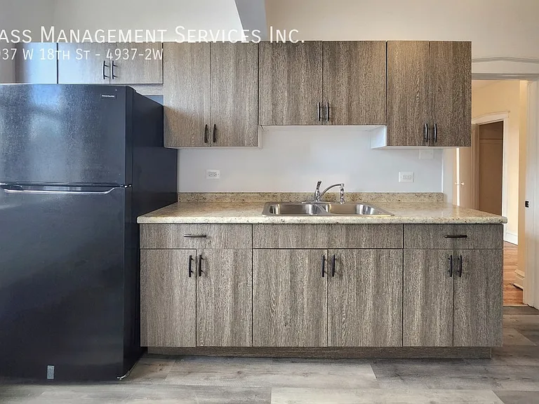 4937 W 18th St #2W — Photo 2