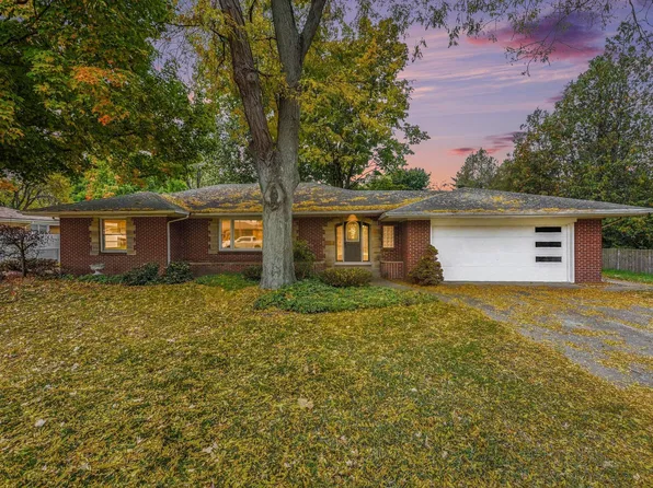 1005 Carpenter Ave NW, Grand Rapids, MI 49504