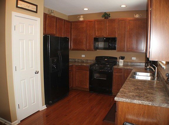 5th image of 2350 Artesian Way