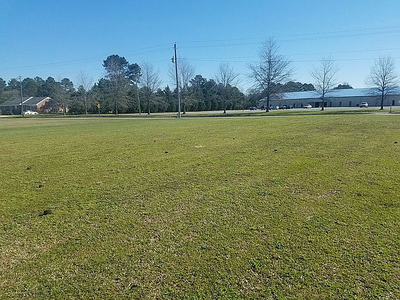 5th image of 410 Eastridge Cir