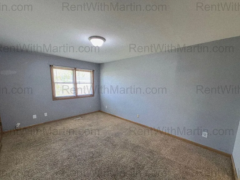 237 Miriam Dr — Photo 13