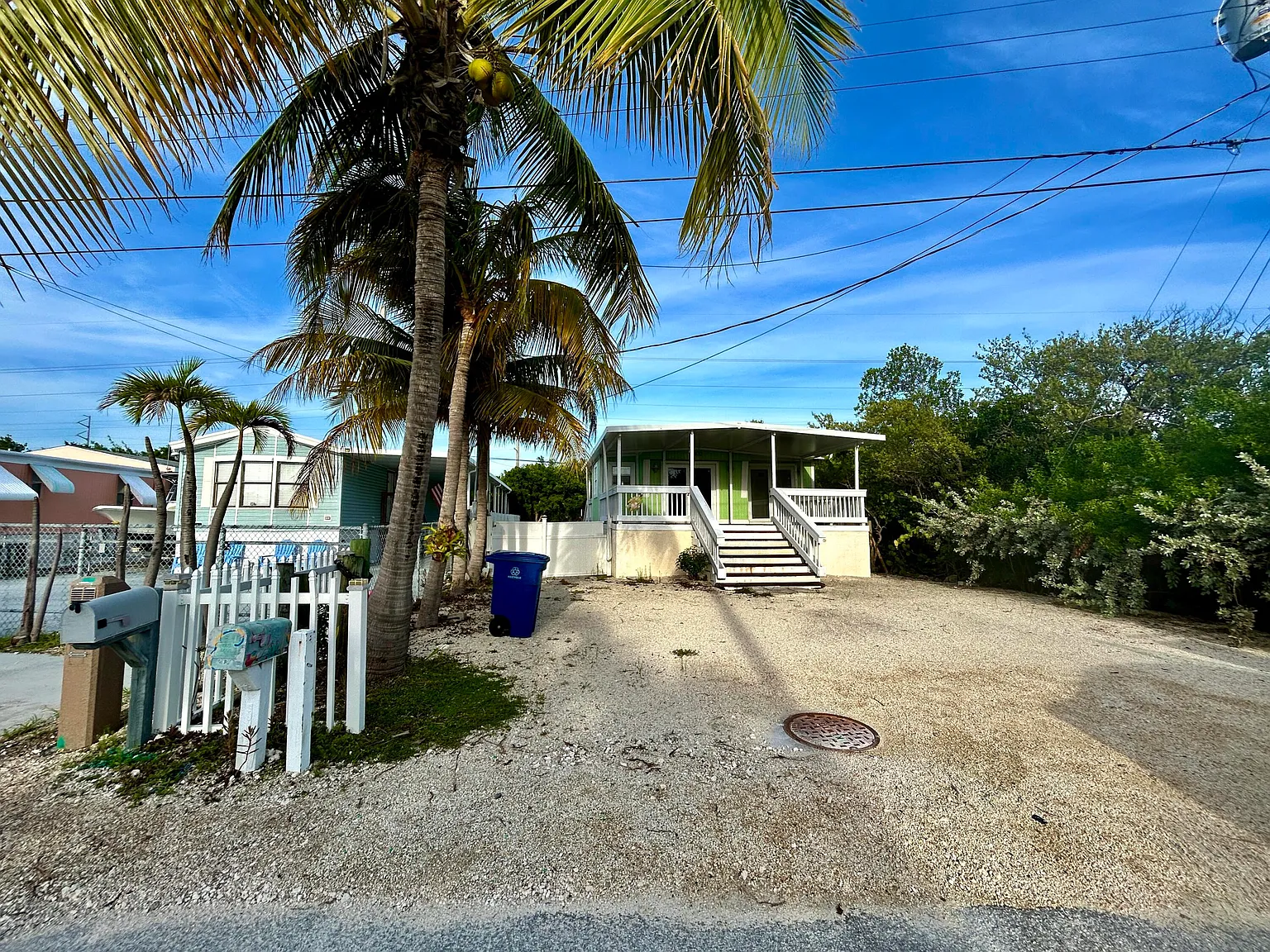 4 bed, 2.0 bath, 1265 sqft, $3,300 — Photo 2