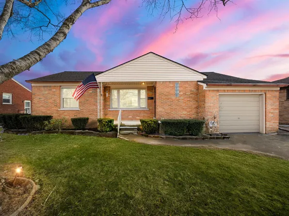 16734 College Blvd, Fraser, MI 48026