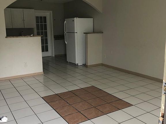 3rd image of 6729 Ovid Ave