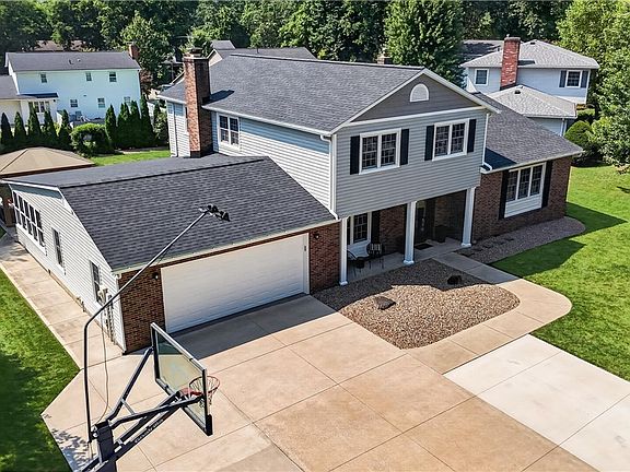 2nd image of 423 Winding Way